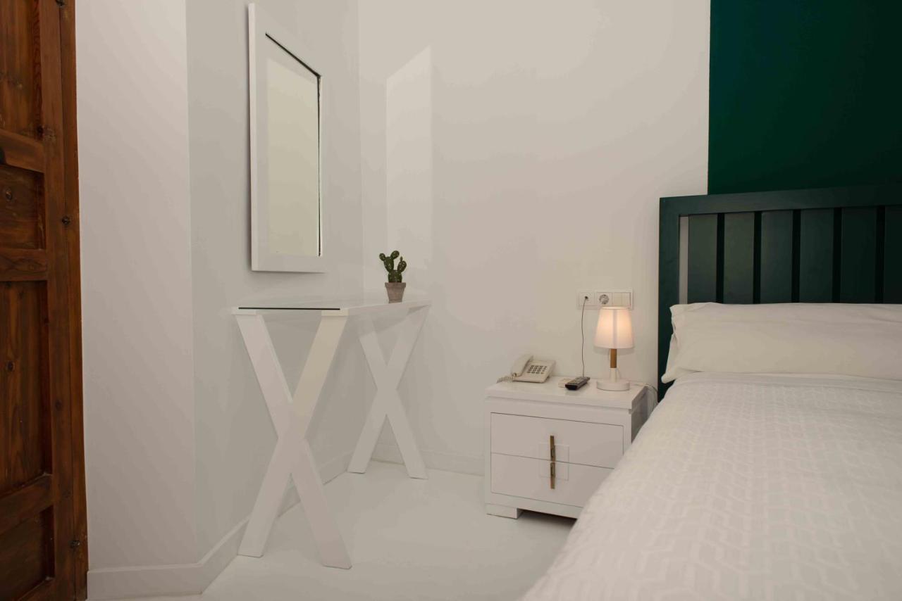 Almunia Hotel 3*